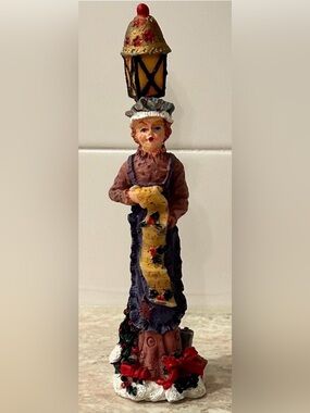 Vintage Windsor Collection Victorian Dickens Caroler.
